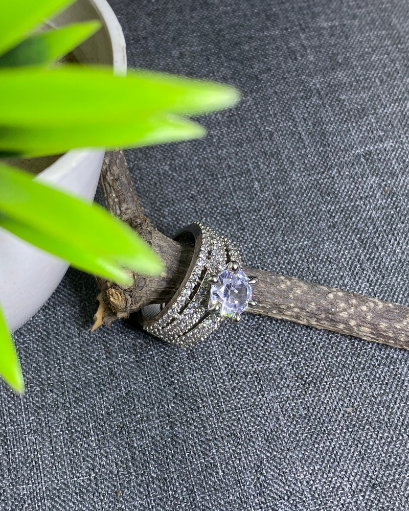 Luxe Crown Ring