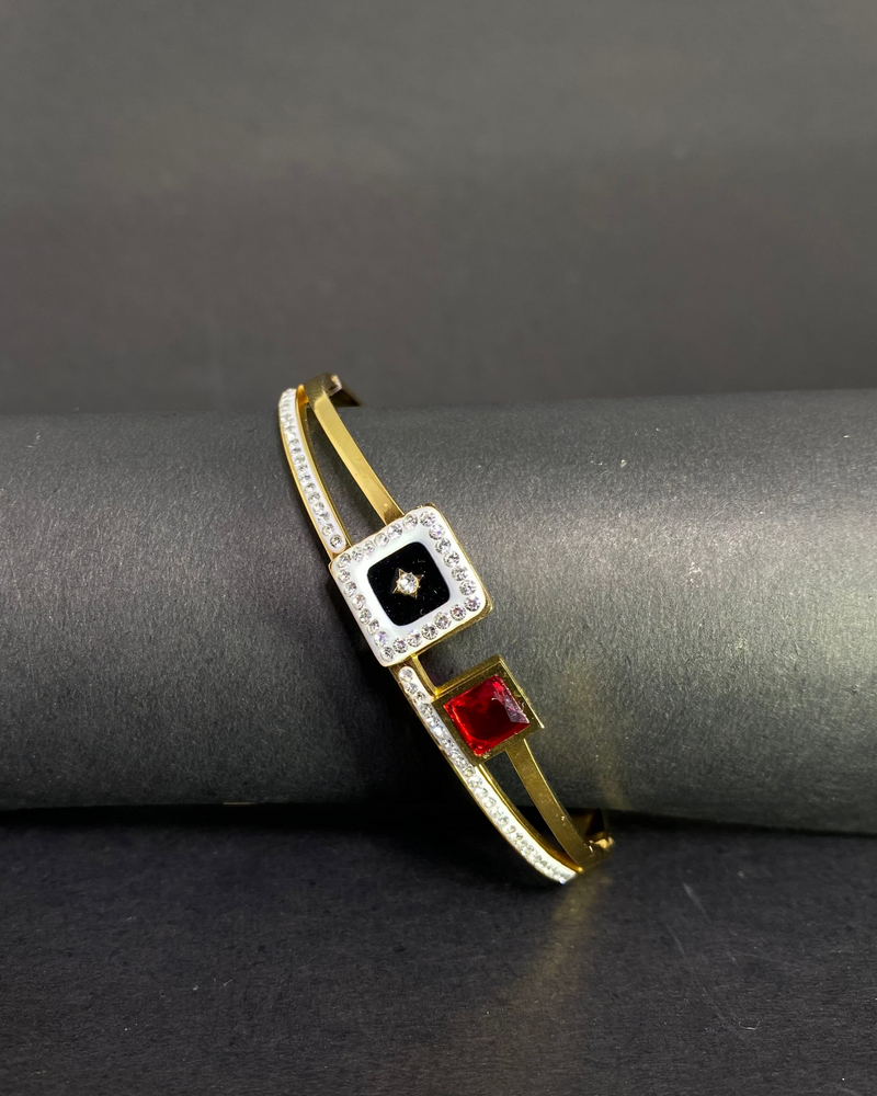 Mystic Gem Kada