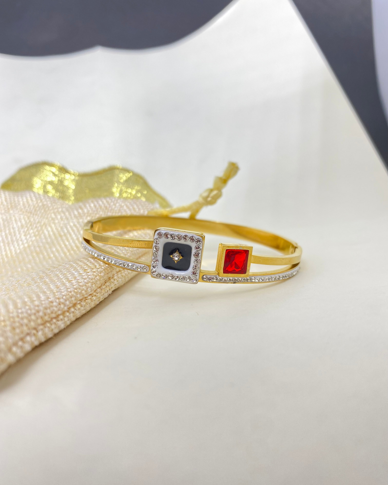 Mystic Gem Kada